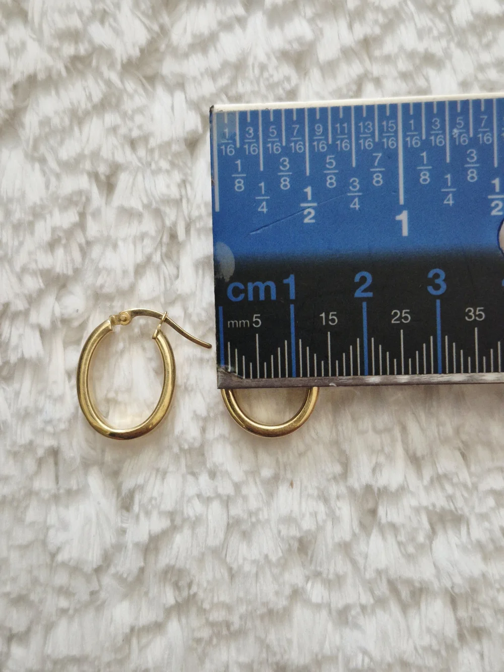 Vintage 18k Yellow Gold Oval Hoop Earrings